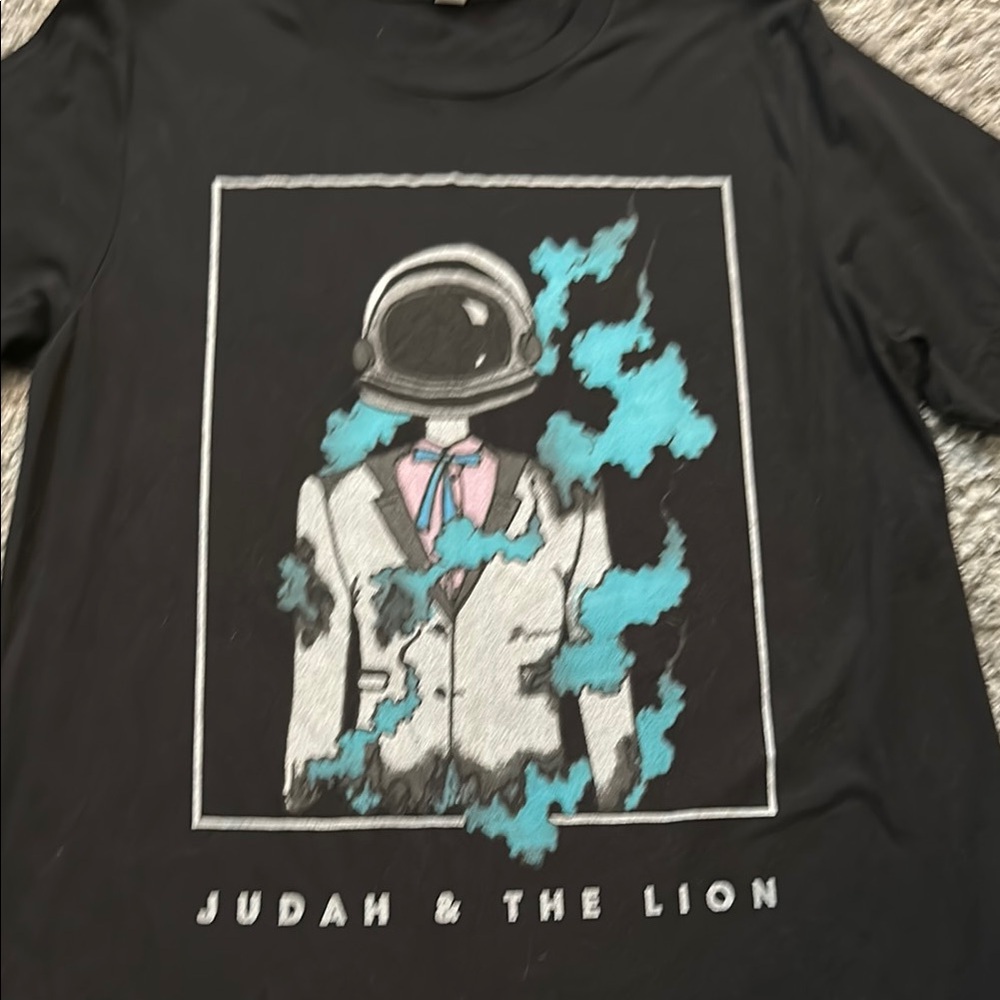 Judah and the lion tour Black Graphic T-Shirt with Astronaut Design